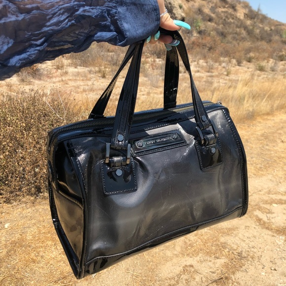 Tory Burch Handbags - TORY BURCH LEATHER SPEEDY STYLE PURSE BAG